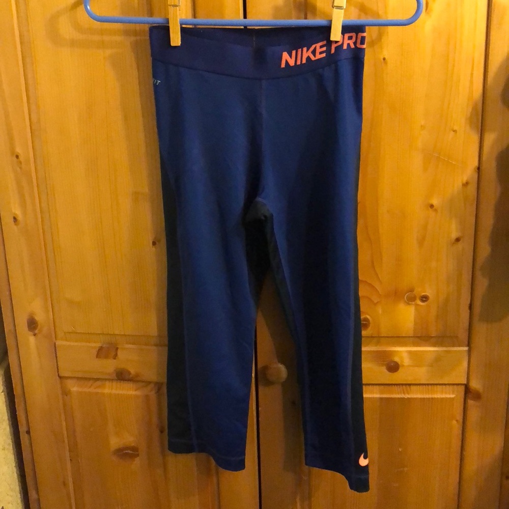 Nike pro blue capris size xs